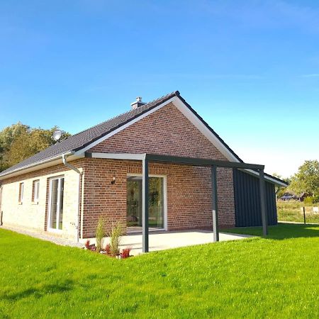 Haus Kuestenbrise - Urlaub Mit Hund An Der Kueste Mit Eigenen Garten, Sauna Und Gemuetlichen Kaminfeuer Schweiburg Buitenkant foto