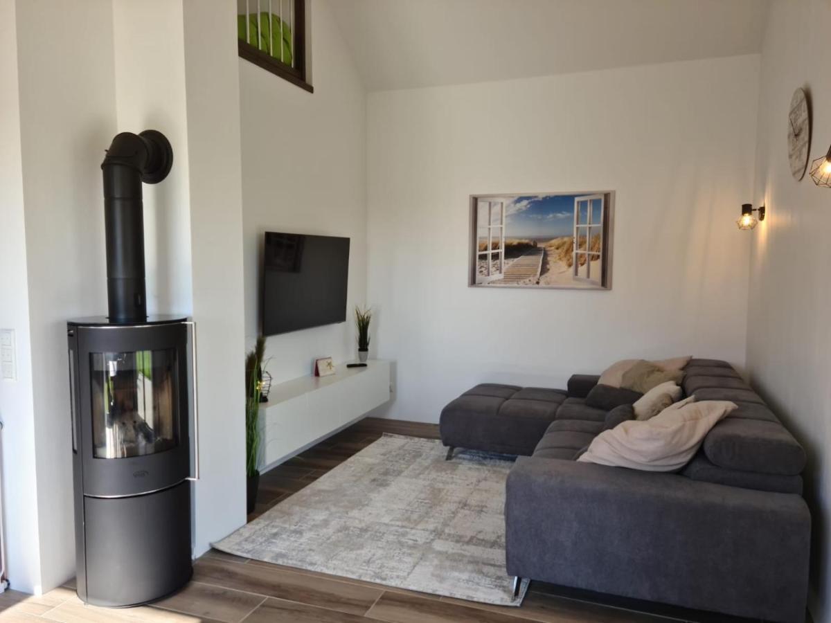 Haus Kuestenbrise - Urlaub Mit Hund An Der Kueste Mit Eigenen Garten, Sauna Und Gemuetlichen Kaminfeuer Schweiburg Buitenkant foto